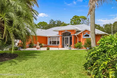 109 Thunderbird Dr, Sebastian, FL 32958