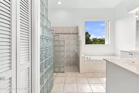 Bath - 511 Royston Ln, Melbourne, FL 32940 photo 1 of 4