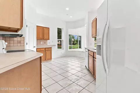 Kitchen - 511 Royston Ln, Melbourne, FL 32940 photo 2 of 3