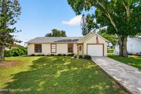 1350 Heberling St NW, Palm Bay, FL 32907