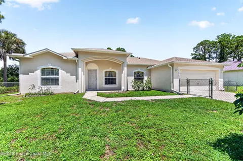 1233 Scranton St SW, Palm Bay, FL 32908