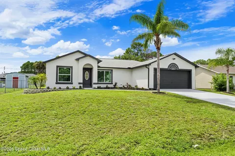 950 Hammacher Ave SW, Palm Bay, FL 32908