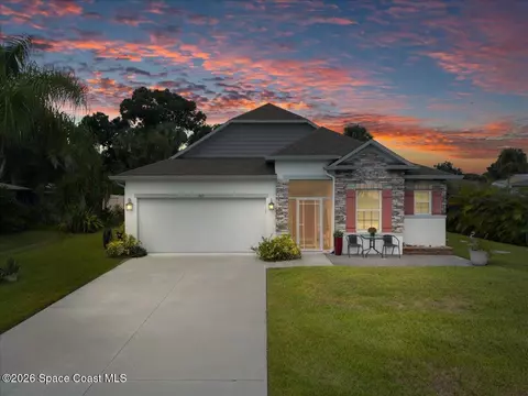 365 Breakwater Ter, Sebastian, FL 32958