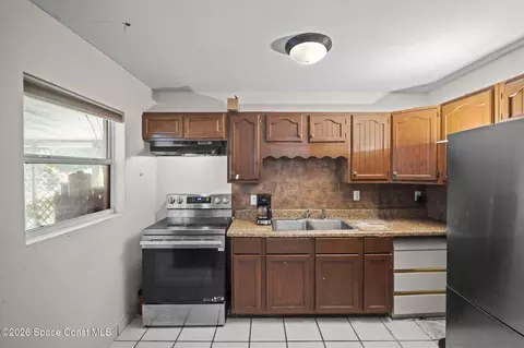 Kitchen - 209 Prince Ave, Melbourne, FL 32901 photo 1 of 2