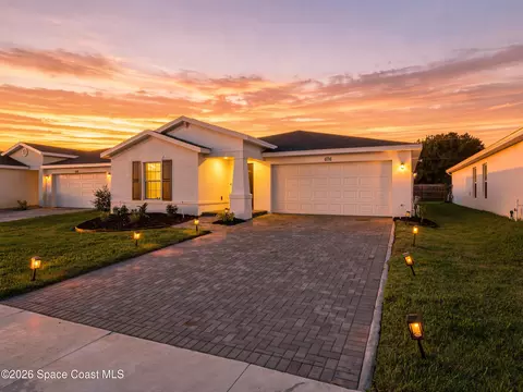 676 Dockside Dr SW, Palm Bay, FL 32908