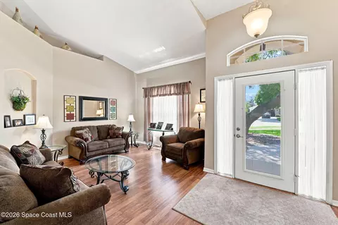 Entry Way - 720 Spring Oak Dr, Melbourne, FL 32901 photo 3 of 4