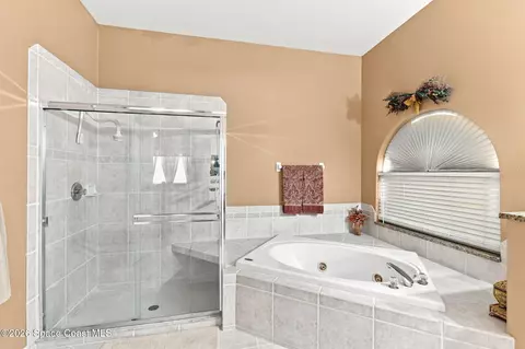 Bath - 720 Spring Oak Dr, Melbourne, FL 32901 photo 6 of 7