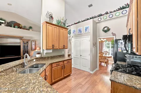 Kitchen - 720 Spring Oak Dr, Melbourne, FL 32901 photo 2 of 5