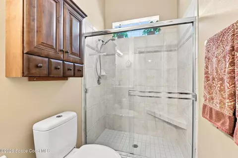 Bath - 720 Spring Oak Dr, Melbourne, FL 32901 photo 3 of 7