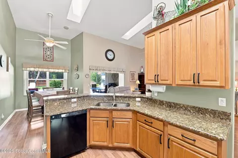 Kitchen - 720 Spring Oak Dr, Melbourne, FL 32901 photo 4 of 5