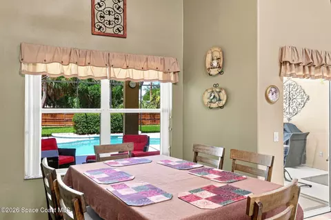 Dining - 720 Spring Oak Dr, Melbourne, FL 32901 photo 4 of 4
