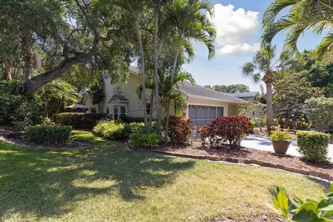 101 Ocean Garden Ln, Cape Canaveral, FL 32920