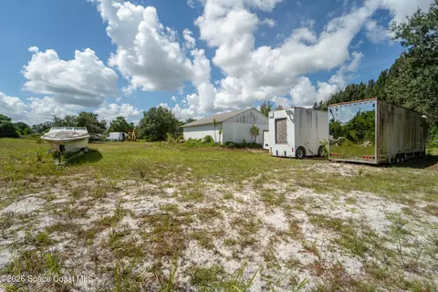 Exterior - 6715 Whispering Pines Ln, Grant, FL 32949 photo 3 of 5