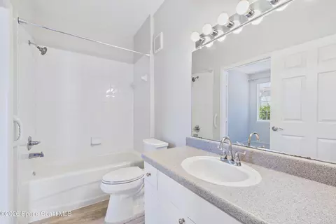 Bath - 5683 Star Rush Dr #101, Melbourne, FL 32940 photo 1 of 3