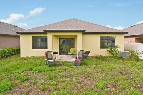 Exterior - 372 Catfish Pl, Cocoa, FL 32927 photo 5 of 8