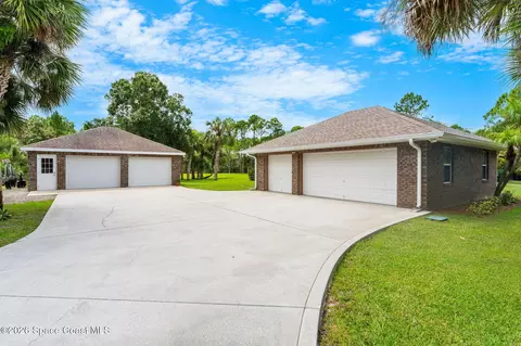 Exterior - 5453 The Willows Dr, Melbourne, FL 32934 photo 2 of 10