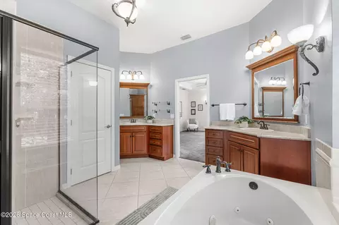 Bath - 5453 The Willows Dr, Melbourne, FL 32934 photo 3 of 5