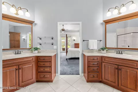 Bath - 5453 The Willows Dr, Melbourne, FL 32934 photo 4 of 5