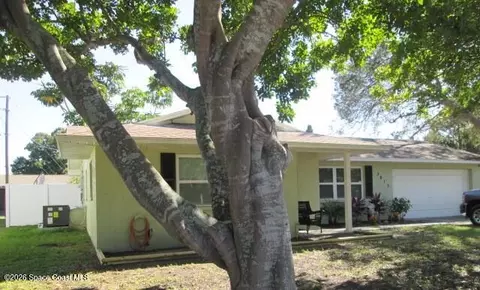 3615 Oxford Dr W, Bradenton, FL 34207