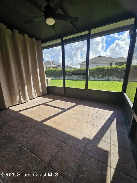 Exterior - 2510 King Oak Cir, Saint Cloud, FL 34769 photo 2 of 12