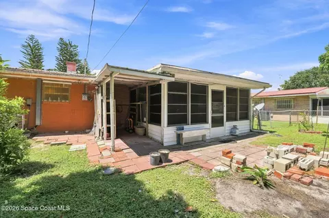 Exterior - 1861 Dawn Dr, Melbourne, FL 32935 photo 5 of 7