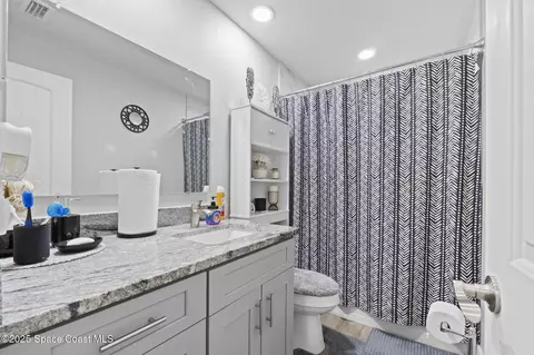Bath - 953 Bayward Ln, Rockledge, FL 32955 photo 1 of 3