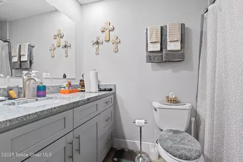 Bath - 953 Bayward Ln, Rockledge, FL 32955 photo 2 of 3