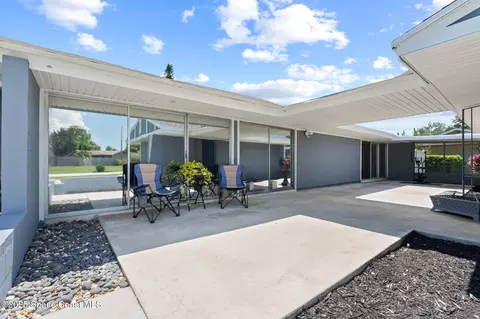 Exterior - 953 Bayward Ln, Rockledge, FL 32955 photo 4 of 10