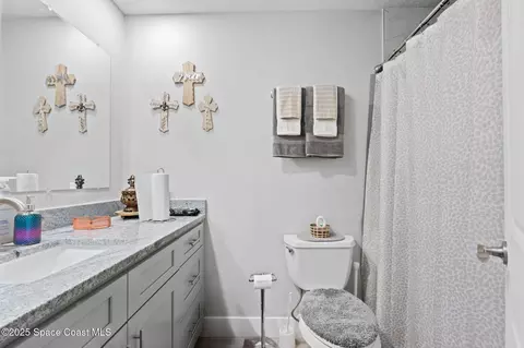 Bath - 953 Bayward Ln, Rockledge, FL 32955 photo 3 of 3
