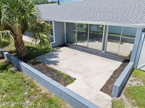 Exterior - 953 Bayward Ln, Rockledge, FL 32955 photo 9 of 10