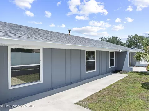 Exterior - 953 Bayward Ln, Rockledge, FL 32955 photo 8 of 10