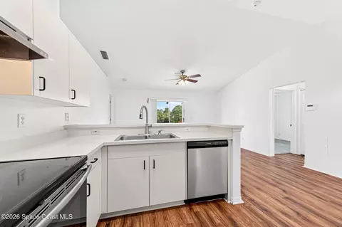 Kitchen - 4111 Bahama Ave, Melbourne, FL 32901 photo 1 of 3