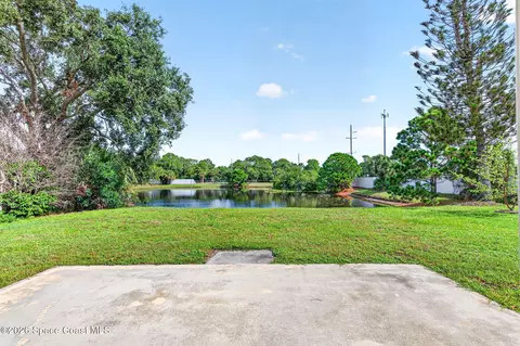 Exterior - 4111 Bahama Ave, Melbourne, FL 32901 photo 7 of 9