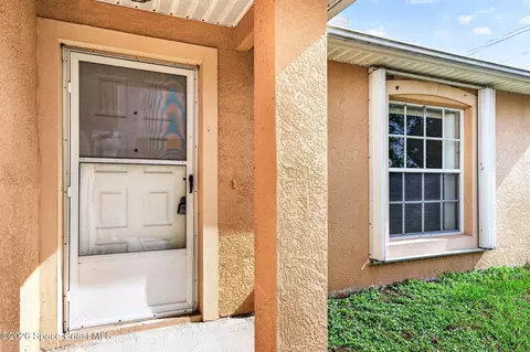 Entry Way - 4111 Bahama Ave, Melbourne, FL 32901 photo 1 of 3