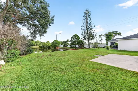 Exterior - 4111 Bahama Ave, Melbourne, FL 32901 photo 3 of 9