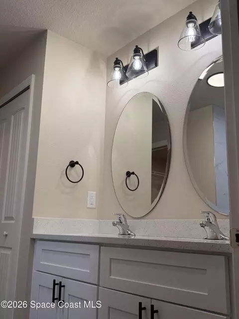 Bath - 2306 Sarno Rd, Melbourne, FL 32935 photo 3 of 4