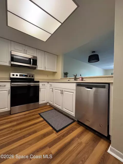 Kitchen - 2885 Regency Dr, Melbourne, FL 32935 photo 4 of 7