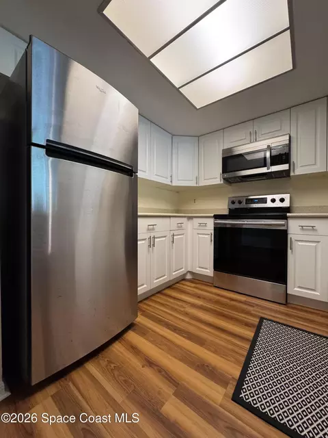 Kitchen - 2885 Regency Dr, Melbourne, FL 32935 photo 5 of 7