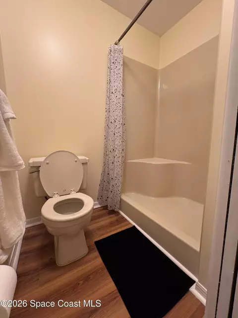Bath - 2885 Regency Dr, Melbourne, FL 32935 photo 2 of 5