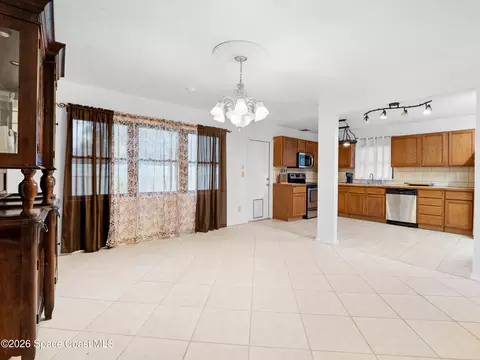 Dining - 1209 Vanderbilt Ln, Cocoa, FL 32922 photo 2 of 2