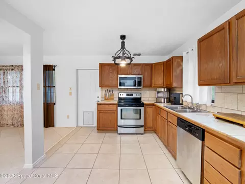 Kitchen - 1209 Vanderbilt Ln, Cocoa, FL 32922 photo 3 of 3