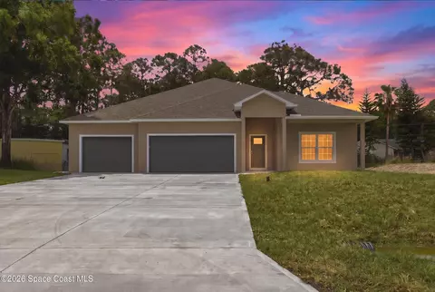 815 Walden Blvd SE, Palm Bay, FL 32909