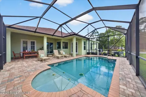 Exterior - 2500 Ranch Rd, Melbourne, FL 32904 photo 10 of 14