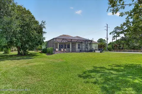 Exterior - 2500 Ranch Rd, Melbourne, FL 32904 photo 12 of 14