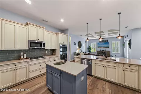 Kitchen - 2500 Ranch Rd, Melbourne, FL 32904 photo 4 of 6