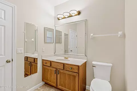 Bath - 994 Bryce Ln, West Melbourne, FL 32904 photo 3 of 4