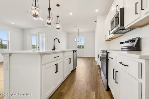 Kitchen - 4432 Dockyard Dr, Rockledge, FL 32955 photo 2 of 2