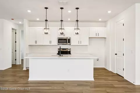 Kitchen - 4432 Dockyard Dr, Rockledge, FL 32955 photo 1 of 2