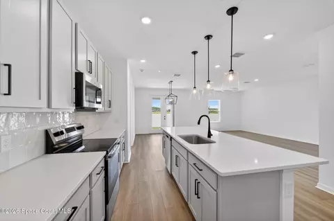 Kitchen - 4432 Dockyard Dr, Rockledge, FL 32955 photo 2 of 2