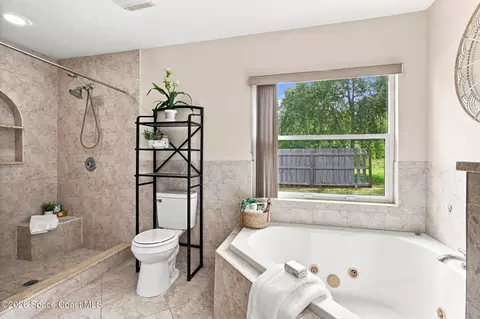 Bath - 5161 Palm Ave, Cocoa, FL 32926 photo 3 of 8